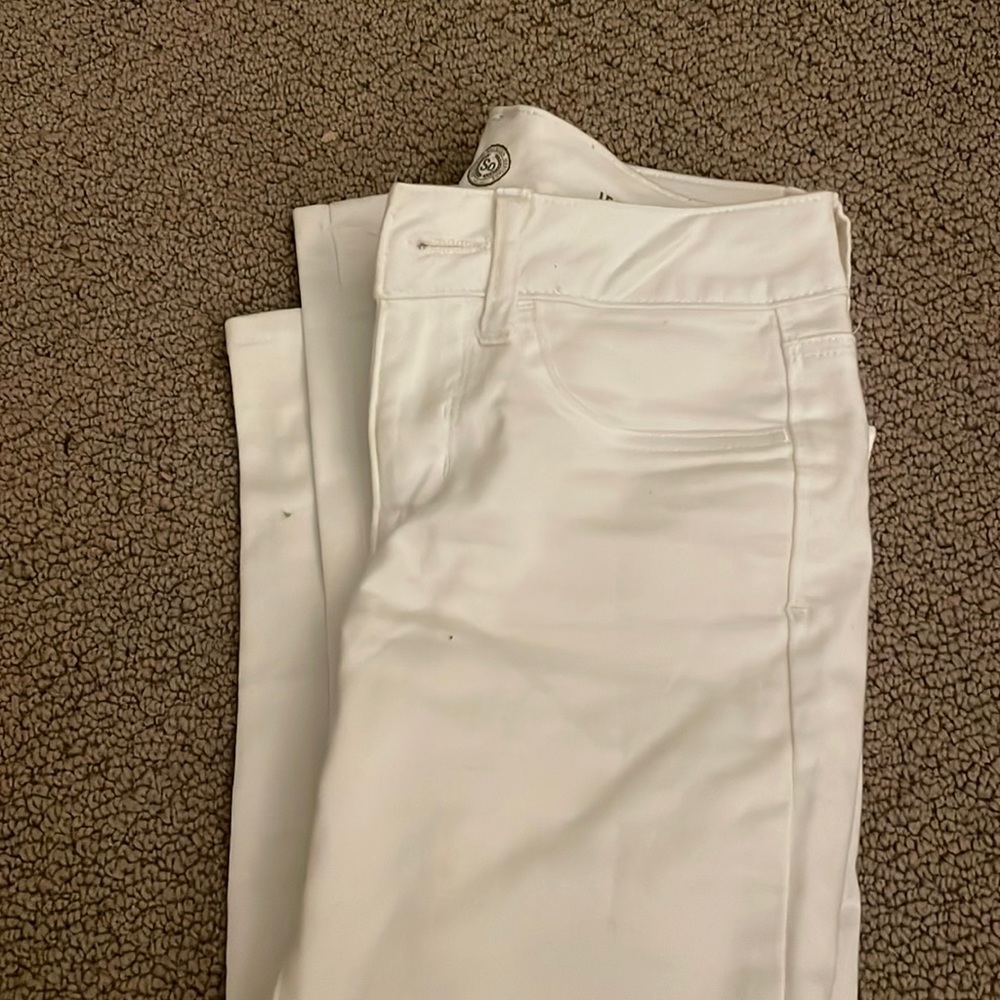 SO white jeggings